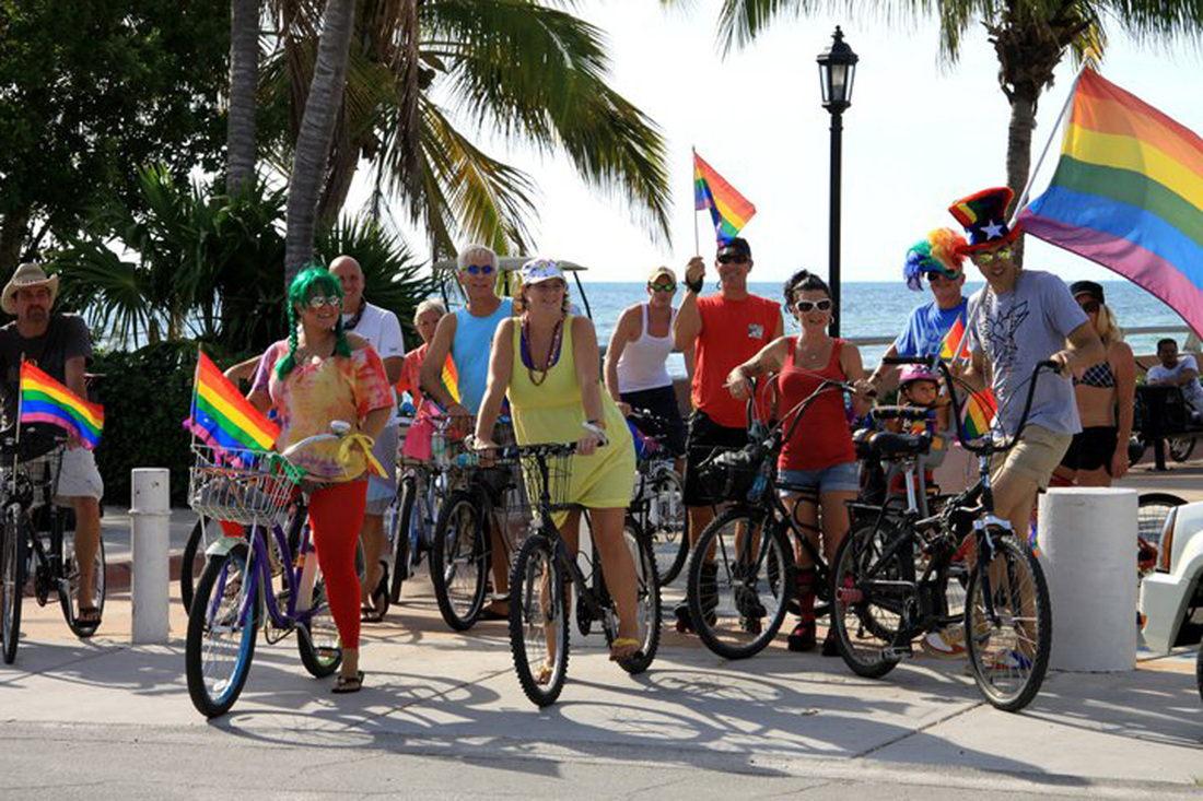 tours Gay bicyle riding